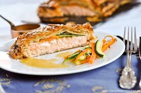 Feuillete Saumon Petits Legumes Et Sauce A L Estragon Lachs Im Blatterteig Klein Gemuse Et Estragon Sauce Rezept Franzosisch Kochen Rezept Lachs Im Blatterteig Franzosisch Kochen Franzosische Rezepte