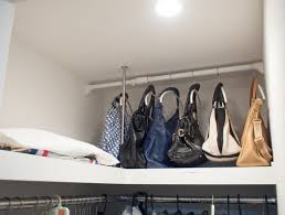 バッグ収納 ハンガーとつっぱり棒で型くずれもホコリも防げる保管方法 ウチブログ クローゼット 収納 インテリア 収納 収納