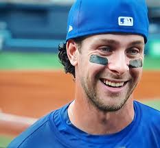 Everyone vote for Ernie !!! He is the embodiment of this award . Make sure  to share this #torontobluejays #torontobluejaysfan #bluejays