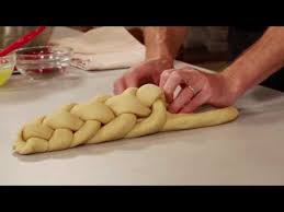 If you'd like to see more methods, please check out my other instructables. 4 Strand Round Challah Challah Workshop Part 11 Lagu Mp3 Mp3 Dragon
