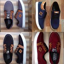 Vans off the wall promotional playing cards. Vans Of The Local Wall Sneakers Id Box Shopee Malaysia