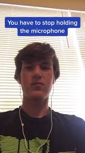 I just don't understand smh #fyp #FeelingGood #earbuds