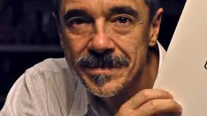 Charles Gavin, ex-baterista do Titãs, participa de iniciativa que resgata  raridades em vinil