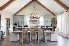 Episode 13 Season 5 Hgtv S Fixer Upper Chip Jo Gaines Fixer Upper Dining Room Fixer Upper Modern Farmhouse Kitchens