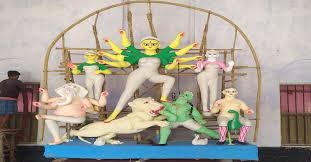 Taki Rajbari: প্রাচীন ঐতিহ্যকে থিম করে টাকি রাজবাড়ির দুর্গাপুজো