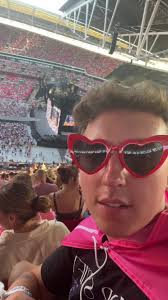 Feeling demure at the eras tour tonight x #swifttok #taylorswift  #theerastour #LondonTSTheErasTour