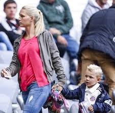 He played as a winger for several top clubs in europe. Lebanese Bayern Club On Twitter Arjen Robben S Wife Bernadien Kid Luca Were Watching The Match From The Stands Tonight Http T Co 55zhrdlipt
