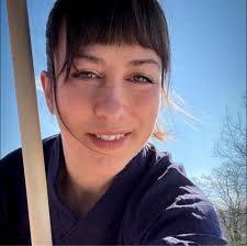 We never could have imagined how 1st Edition of Becoming a Supple Leopard  would change the game... Now, after two years of learning comes so much new  information: 60 new photos and