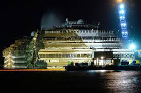More than two months after the cruise ship costa concordia capsized off the italian coast, a team altogether 30 bodies have now been found since the vessel ran aground off the island of giglio on 13. Divers Find Two Bodies Near Costa Concordia Cruise Ship Wreck Abc News Australian Broadcasting Corporation