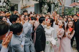 Ông cao thắng là cựu ca sĩ của nhóm weboys đình đám một thời. Ong Cao Tháº¯ng Hon Ä'ong Nhi Say Ä'áº¯m Trong Lá»… Äƒn Há»i