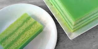 I added a few drops of pandan essence so the cake is in light. Pandan Backen Mit Ostasiatischer Vanille Webbaecker Net