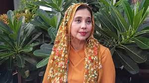 Ayu azhari (dilahirkan sebagai siti khadijah, lahir di jakarta, 19 november 1969; Wan Abud Meninggal Ayu Azhari Selamat Jalan Sahabatku