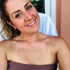 Danielle Theberge's Instagram, Twitter & Facebook