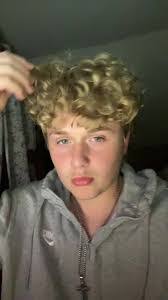 Colton Knight's Instagram, Twitter & Facebook