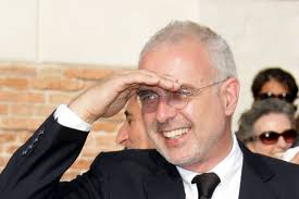 Francesco Bonami Faces Backlash Over Bizarre Video, Sneakerhead Flips Nikes  for Record Price, & More Juicy Art World Gossip