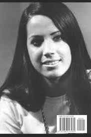 Carmen Bueno's Instagram, Twitter & Facebook