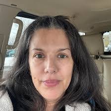 Lori Paris's Instagram, Twitter & Facebook