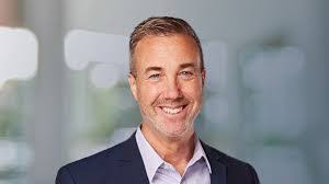 Ryan Hawes's Instagram, Twitter & Facebook