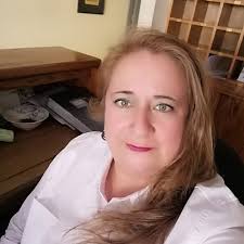 Ojalá Fueras Tú（Doblado） Obligada por una alianza familiar, Isabel se casa  con un desconocido llamado Jared. A pesar de llevar un año casados, sus  encuentros eran tan escasos que apenas recordaban sus