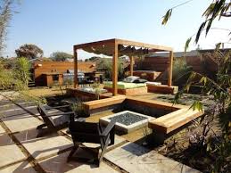 Sitzplatz Mit Feuerstelle Im Garten 55 Tipps Und Ideen Con Imagenes Brasero De Jardin Pozo De Fuego Diseno De Jardin Moderno
