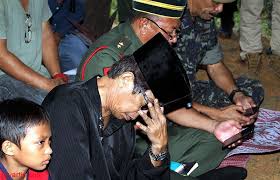 Menurut sumber, allahyarham, mejar zahir armaya yang merupakan anak pelakon, ar badul menghembuskan nafas terakhir di hospital queen elizabeth pada pukul 9.30 pagi tadi. Ar Badul Kecewa Hak Bapa Dinafikan Balu Buka Mulut Arwah Suami Dah Muflis My Tv Online