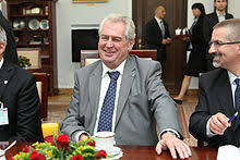 Miloš zeman v dobré náladě začal kampaň v hospodě. Milos Zeman Wikipedia