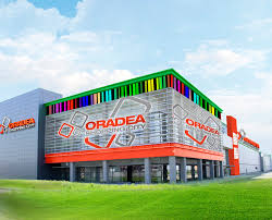 În premieră pentru oradea prima shopping center va include primul magazin de îmbrăcăminte c a dispus pe o suprafaţă de 1 500 metri pătraţi. Oradea Shopping City
