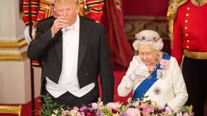 Soares e maria magdalena são fundadores da denominação neopentecostal igreja internacional da graça de deus. Trump Visits Uk And Is Received By The Queen And By Protests On The Streets Texto Em Ingles Com Audio