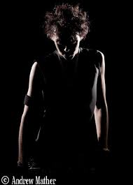 Pin By Emily Kuhn On Photo Inspiration Studio Photography Lighting Studio Portraits Creepy Photography