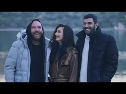 Engin akyürek ile tuba büyüküstün'ü yeniden bir araya getiren sefirin kızı dizisinde sona gelindi. Sefirin Kizi Setinden Tuba Buyukustun Ve Engin Akyurek Youtube