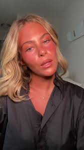 Im so tired & late so i challenged myself to do my makeup in 10 min. No  edits lol