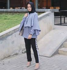 Desain baju muslimah adalah aplikasi kumpulan model baju muslim untuk wanita dengan desain modern yang bisa anda jadikan sebagai referensi untuk membuat atau membeli baju muslimah masa. ã 22 Koleksi Desain Baju Muslim Gaya Terbaru 2020