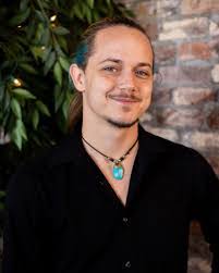 Jacqueline Maynard's Instagram, Twitter & Facebook