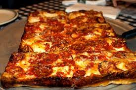 Jet's makes pizza, wings and salads using quality ingredients and has hundreds of locations in 20 states. A History Of Detroit Style Pizza And Where To Find It Michigan