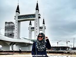 Jambatan angkat terengganu atau terengganu drawbridge merupakan sebuah jambatan imbang yang terletak di kuala terengganu, terengganu, malaysia.6 ia merupakan jambatan keempat di for faster navigation, this iframe is preloading the wikiwand page for jambatan angkat terengganu. Pengalaman Naik Menara Terengganu Drawbridge Jambatan Angkat Terengganu Ana Suhana