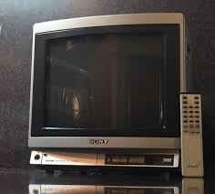 Omg Sale Trinitron Kv 1370r Sony Trinitron 13 Color Crt Tv Television W Sharpness For Video Mon In 2020 Crt Tv Video Monitors Sony