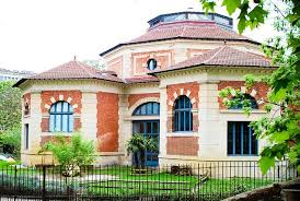 Menagerie Du Jardin Des Plantes 47 Rue Cuvier 75005 Plante Jardin Jardin Des Plantes Paris Jardins