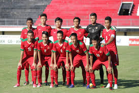 Jelaskan taktik dalam permainan sepak bola. Jelaskan Tujuan Dari Taktik Penyerangan Dalam Permainan Sepak Bola Cara Golden