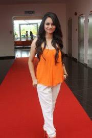 Be careful on social media and talk to your doctor if you have medical questions. Fans Izara Aishah On Twitter Selena Gomez Versi Malaysia D Rt Aishabalqisysf Selena Gomez Malaysia Izaraaishah Http T Co Dfgqgk43