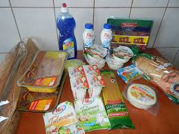 2 oua, 570g branza dulce de vaci, 150g zahar pudra, 100ml frisca lichida, 200ml lapte cald, 2 linguri faina, un plic budinca de vanilie, esenta de vanilie, cateva fructe de padure pentru decorat. Cumparaturi De Iunie De La Lidl Economisim Info