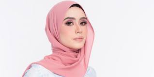Lembah merupakan bentuk muka bumi yang ber relief cekung dan umumnya dikelilingi gunung atau pegunungan bahkan bisa berupa bagian tepi sungai. Cara Menggunakan Hijab Sesuai Bentuk Wajah Dream Co Id
