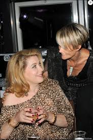 Catherine no longer loves roger vadim but loves johnny hallyday. Exclusif Laeticia Hallyday Et Catherine Deneuve 67e Anniversaire De Johnny Hallyday A Paris Le 15 Juin 2010 Purepeople