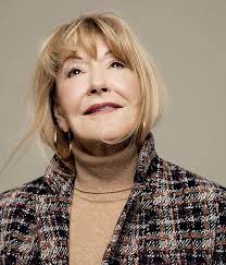 Louise deschâtelets émue par les retrouvailles avec ses amis de chambres en ville. Louise Deschatelets Age Conjoint First Husband And Net Worth