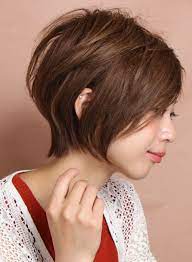 カットでシルエットを作るショートボブスタイル シルエット エリアシ 顔まわりの長さなど どれもお客さま一人一人にあわせて似合わせることのできる万能ショートスタイルです 耳をかけたり スタイリングによって表情も変わります 誰でも可愛くバランスよくしやすい