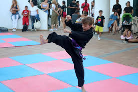 Playa Blanca dispara la práctica del Kenpo