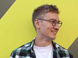 Sam Douglas's Instagram, Twitter & Facebook