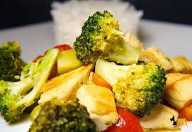 Une Petite Poelee De Brocoli Carotte Tomate Cerise Et Poulet Le Tout Avec Une Petite Sauce A L Orange Recette Magimix Recette Cook Expert Recette Brocolis
