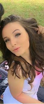 Pin de EVA Gomes em looks e fotos da larissa manoela