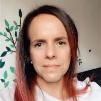 Juliana Bateman's Instagram, Twitter & Facebook