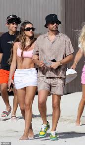 The wealthy model bid farewell to being a teenager over the weekend and found herself shedding tears of joy as boyfriend scott disick. Scott Disick 37 And Amelia Gray Hamlin 19 Prove Their Relationship Is Going Strong In Miami Aktuelle Boulevard Nachrichten Und Fotogalerien Zu Stars Sternchen